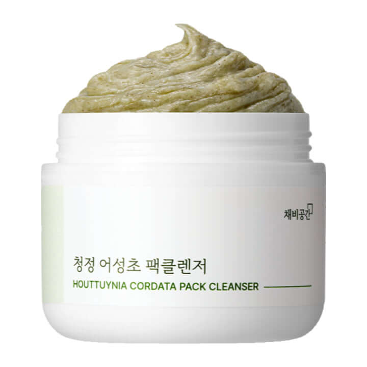 Chaebgonggan - Houttuynia cordata Pack Cleanser 45g in a white jar with a smooth green formula.